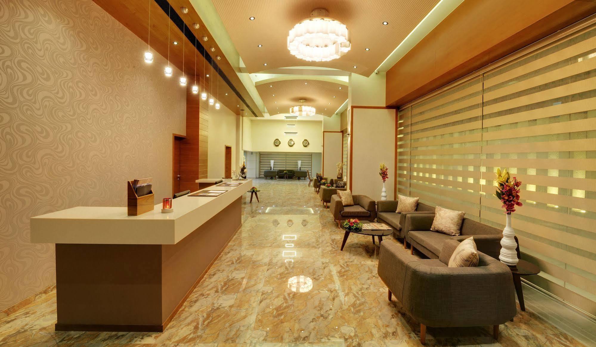 Hotel Suba Elite Vadodara Exterior foto